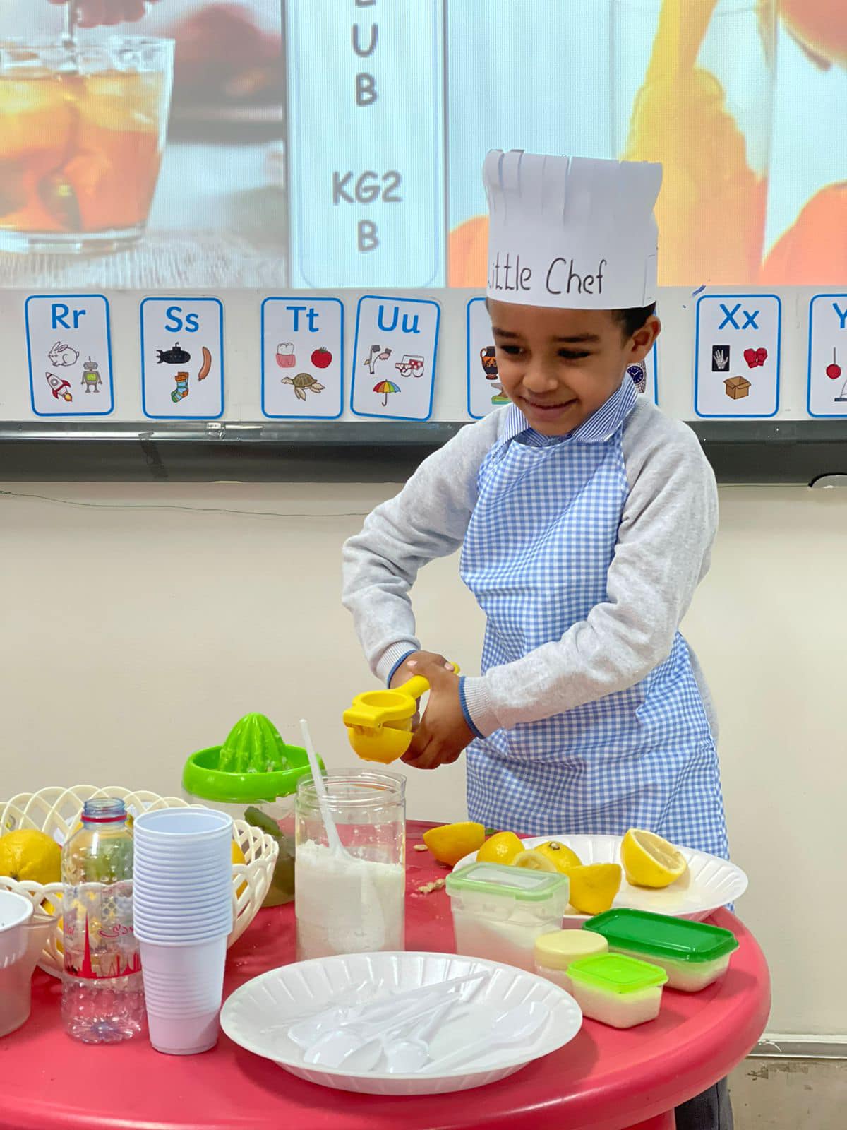 Cooking Club Making Lemonade Juice